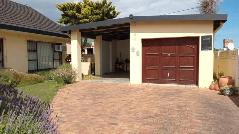 4 Bedroom Property for Sale in Gansbaai Central Western Cape